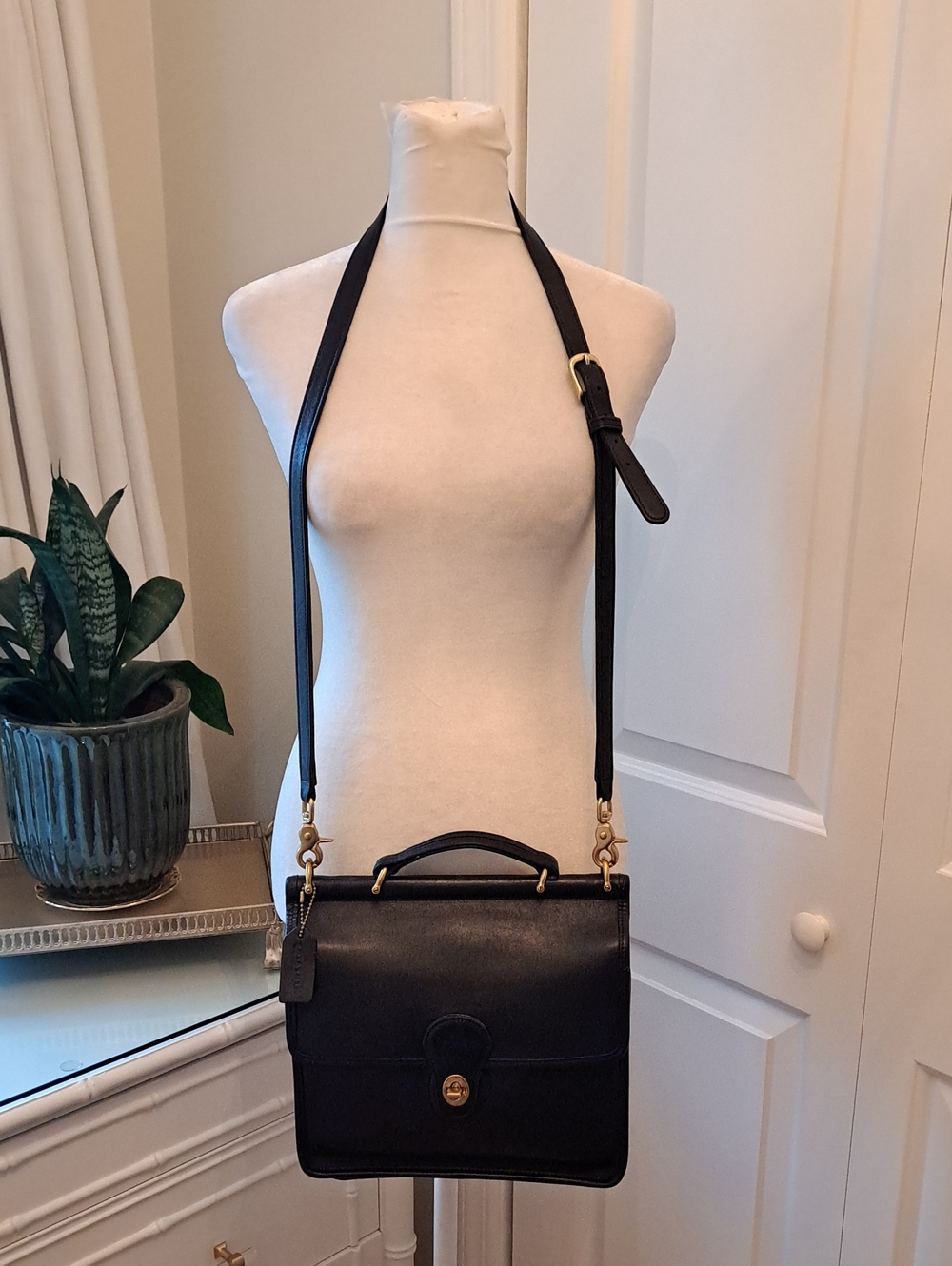 Coach Womens Classic Vintage Willis #9927 Black Leather Satchel Shoulder Bag